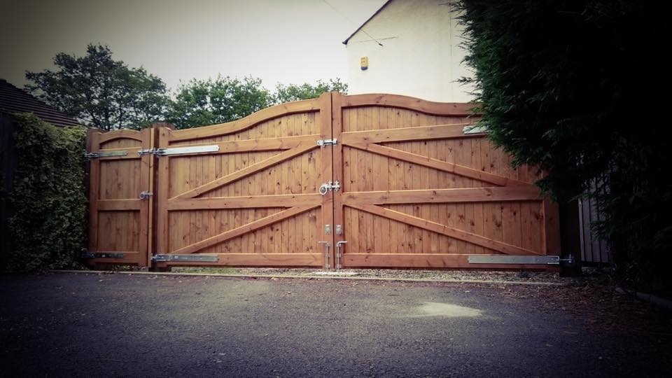 Wooden Driveway Gates - Village Gates