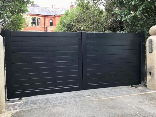 Hardwood double gates in knutsford design in jet black.