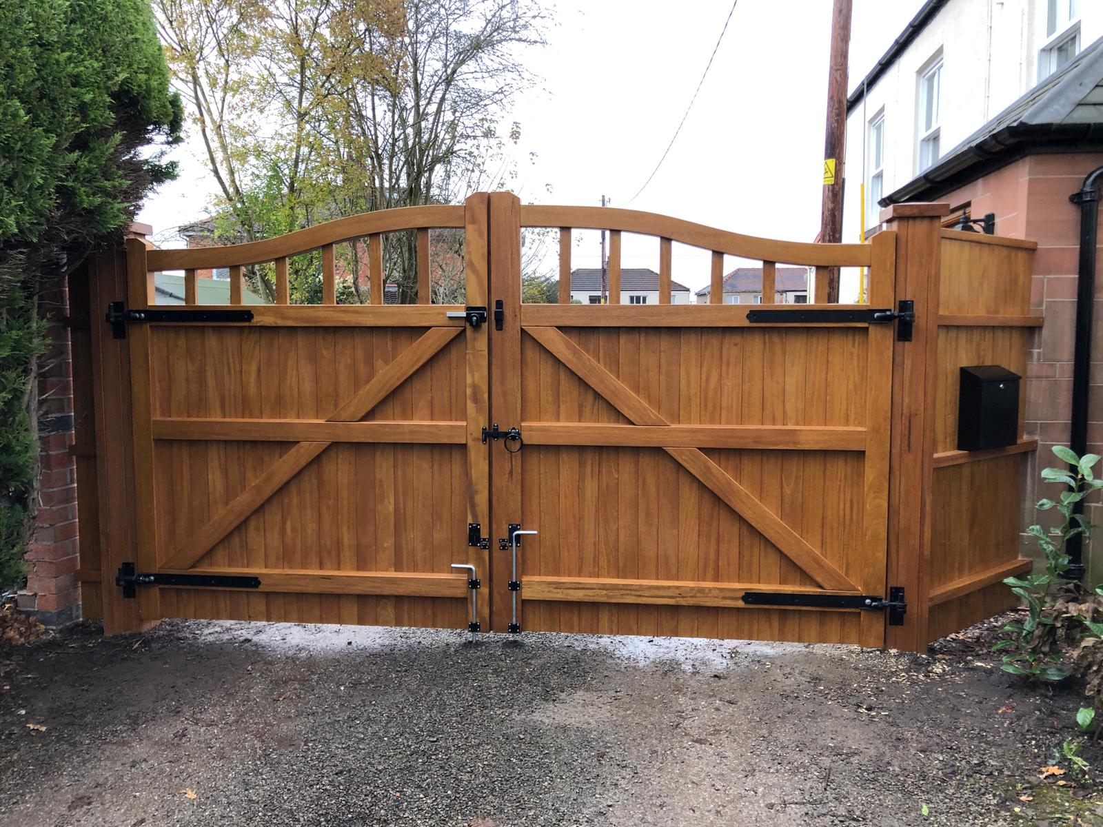 Idigbo Hardwood Honey Oak Chester Design Double Gate Rear