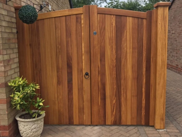 Iroko Hardwood Lymm Design Sheer Oil Double Gate Front (31OAK) Iroko Hardwood Lymm Design Sheer Oil Double Gate Front 31OAK e1779968672190 1024x1024