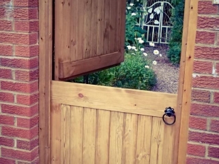 softwood halved side gate - lymm design