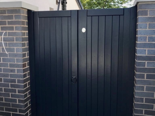 Hardwood double gates village design in black finish