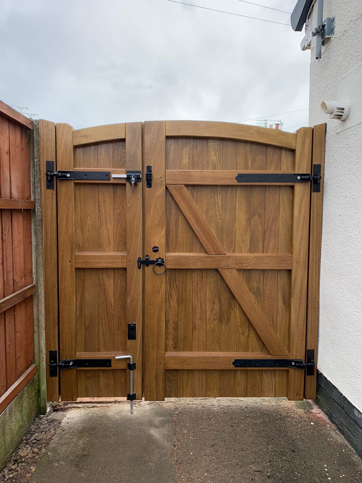 Idigbo Lymm Design With Gate Panel Mid Oak Stain Rear
