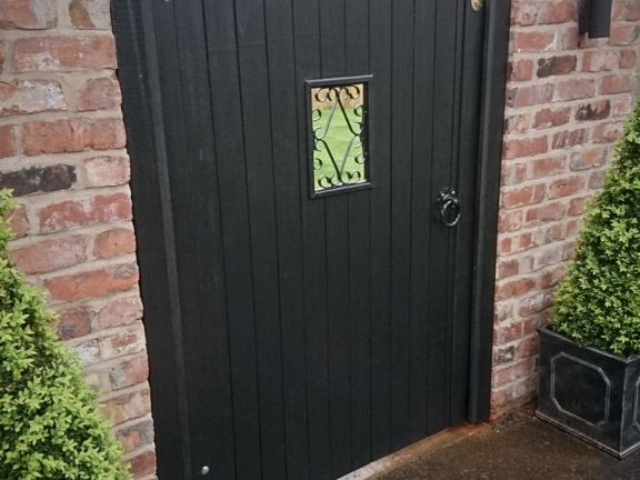 Hardwood Lymm side gate ebony finish