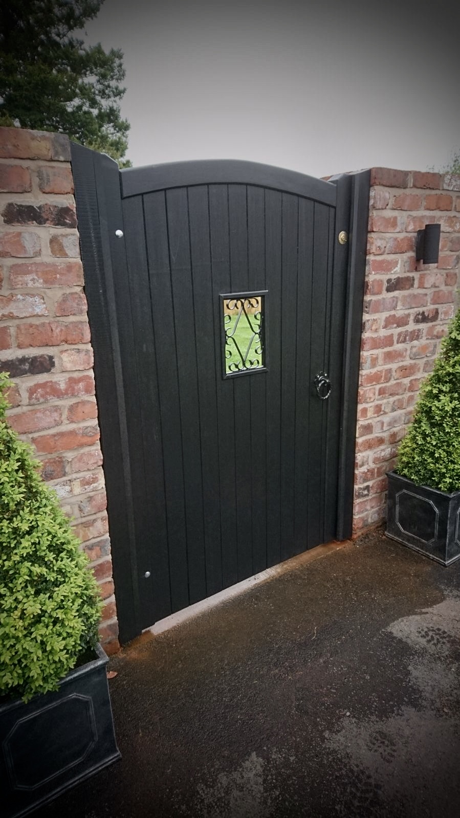 Hardwood Lymm side gate ebony finish