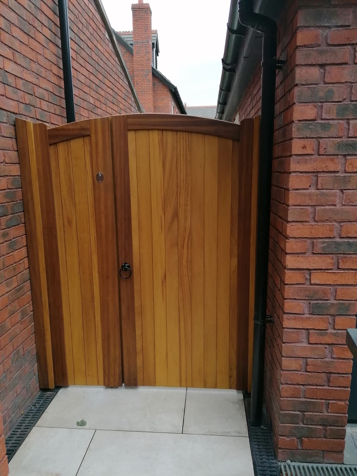 Iroko Hardwood Lymm Design Sheer Natural Oil Single Gate