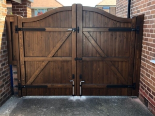 Softwood Swan Neck Design Double Gate Dark Oak Stain Rear (11MAL)