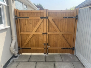 Softwood Village Design Light Brown Front (41HEATH)